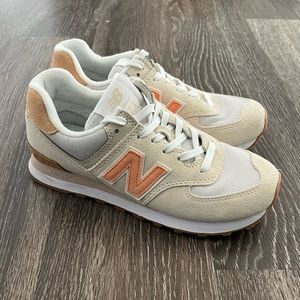 Like new New Balance 574, Taupe, Size 7